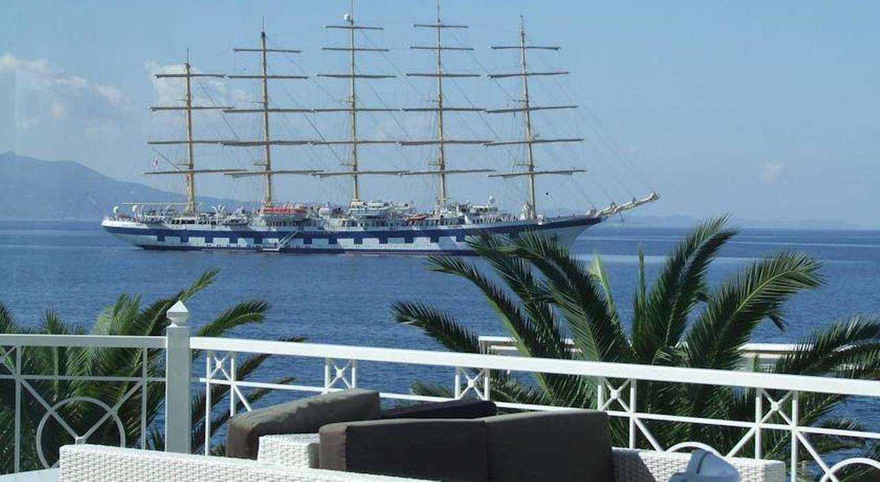 Royal Apartment Luxury Holiday For Queen And King Sarande Exterior photo